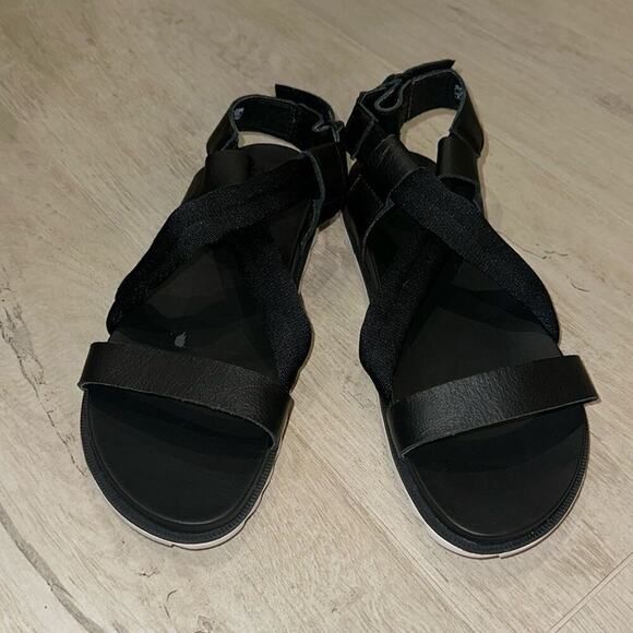 NWOT Sorel Women's Roaming™ Decon Sandal - Size 9, Stylish‎ & Comfortable! - Picture 8 of 13